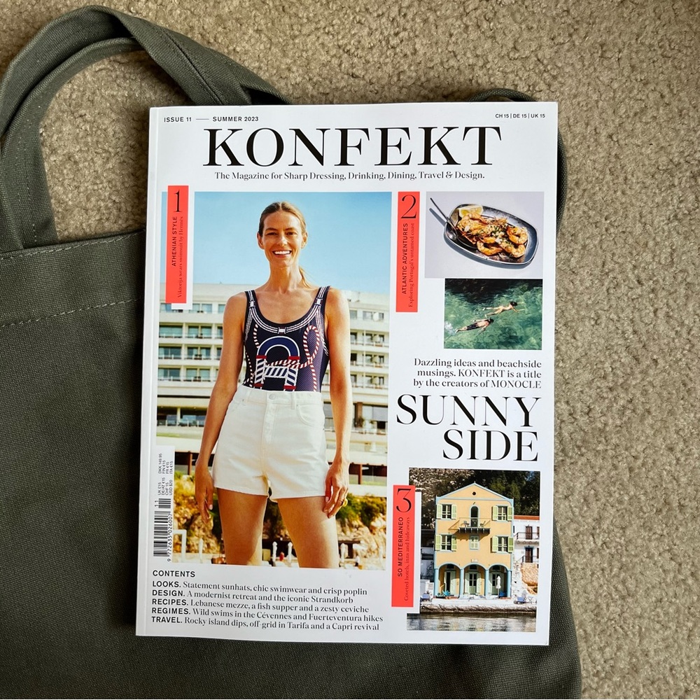 Monocle Magazine Canvas Tote Bag + Summer Edition Magazine Konfekt | Olive Green - Picture 4 of 12